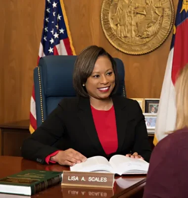 Lisa Scales